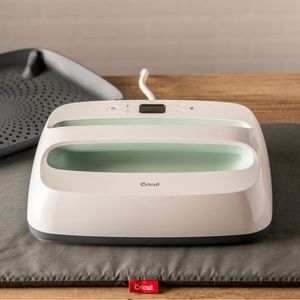 New in Box Cricut EasyPress 2, Mint - 12" x 10"